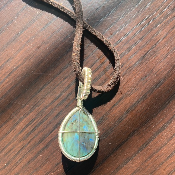 Handmade wire wrapped Labradorite pendant choker - Picture 4 of 4